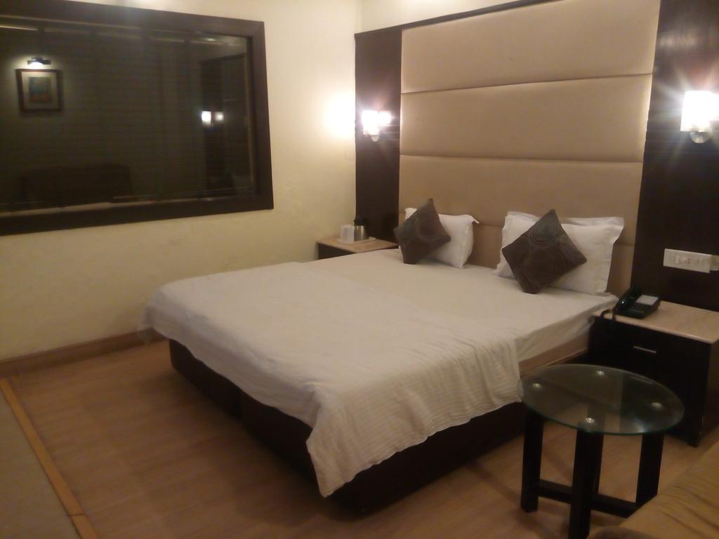 Surya Palace 2* New Delhi